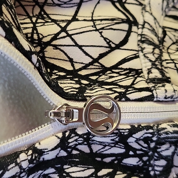 Lululemon  scuba - Picture 3 of 4